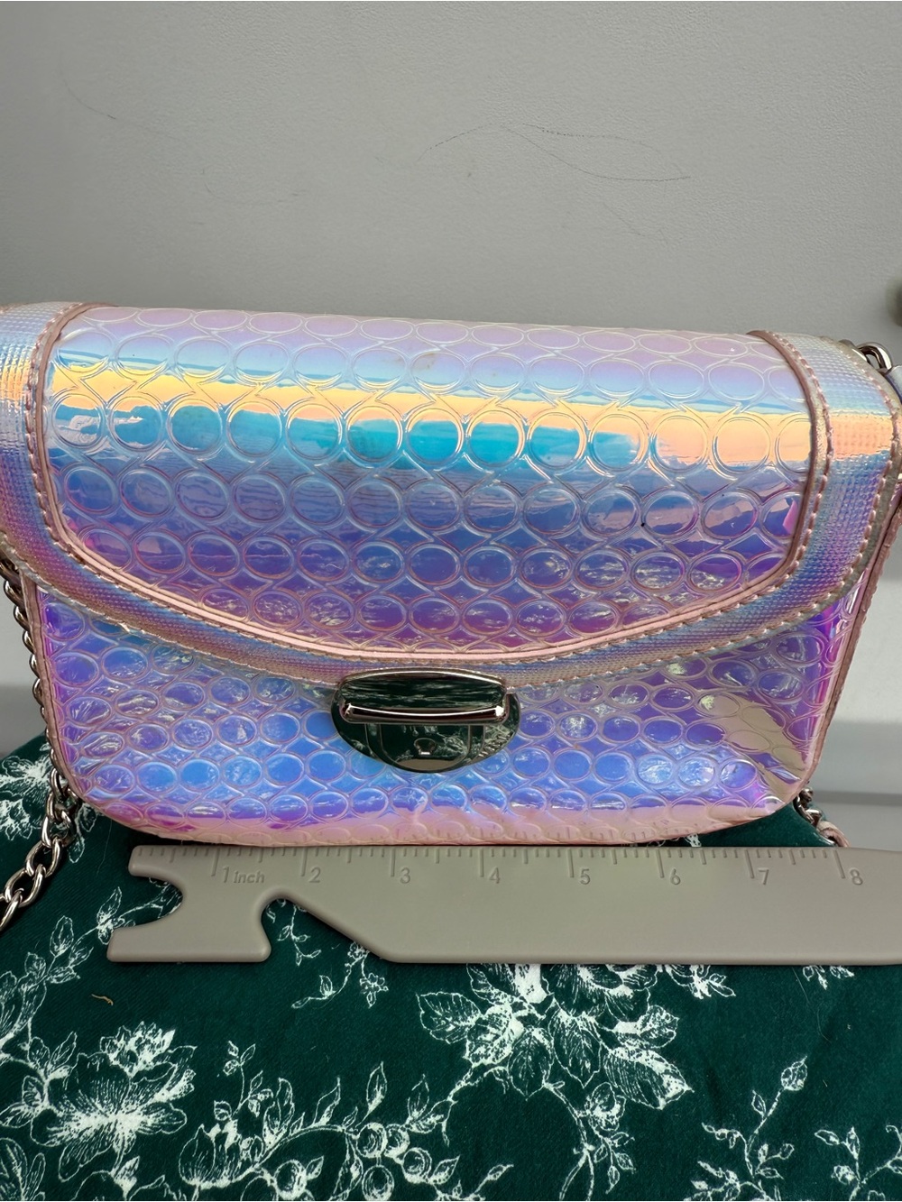 Nine West Iridescent Pink Purple Bubble-Texture Crossbody Bag Gold Chain Strap - Picture 2 of 16